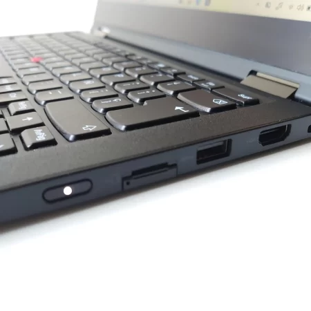 Lenovo ThinkPad X390 Yoga